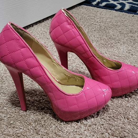 Used pink platform heels - Picture 2 of 2